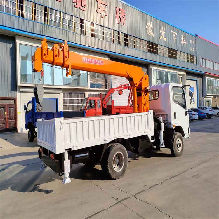 卓溪乡三轮随车吊定制 农用改装机自备吊中瑞长期出售