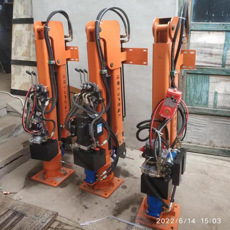 卓溪乡重汽蓝牌随车吊 3.2吨 国六动力强 液压驱动 农用自卸起重机